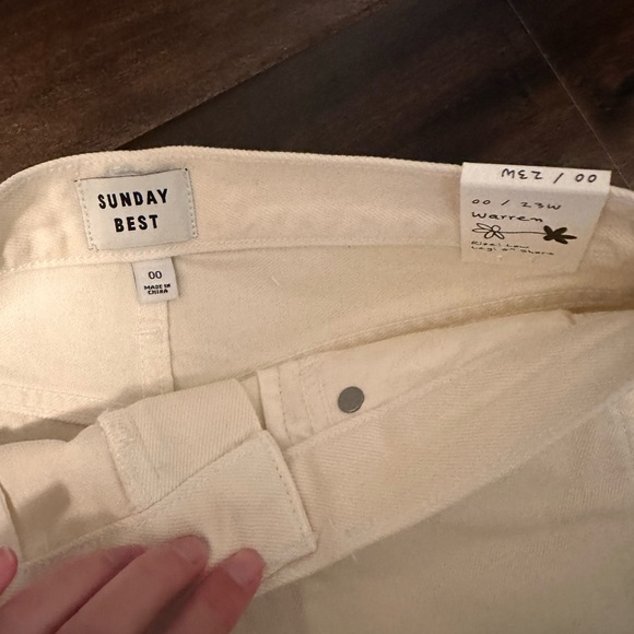 •SOLD• BRAND NEW Aritzia Shorts - Picture 3 of 4